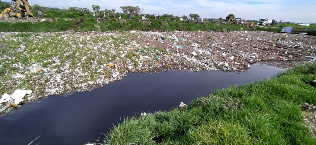 River Clean Up of the Río Lerma in Metepec México