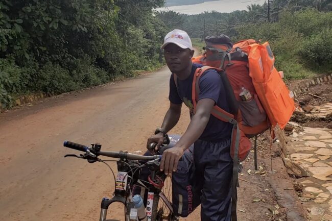 Oeganda Geofrey 3x 2