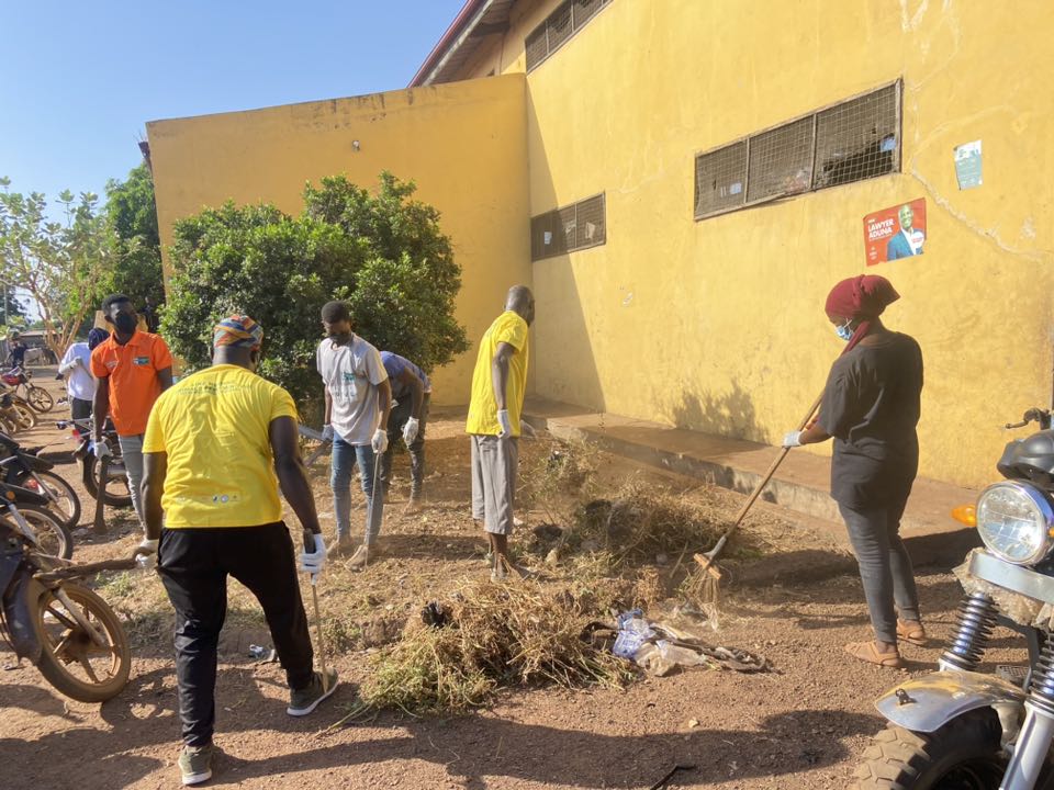 Education and Cleanup Ghana1